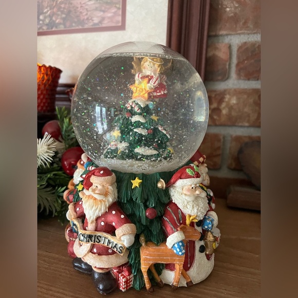 ❤️Vintage 1987 Santa Clause
Reindeer Large Christmas
Musical Rotating Snow Globe - Picture 3 of 7